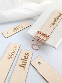 Label ecru met gravure – 60 x 16 mm – 10 stuks