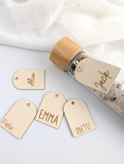 Label ecru rechthoek afgerond met gravure – 35 x 25 mm – 10 stuks