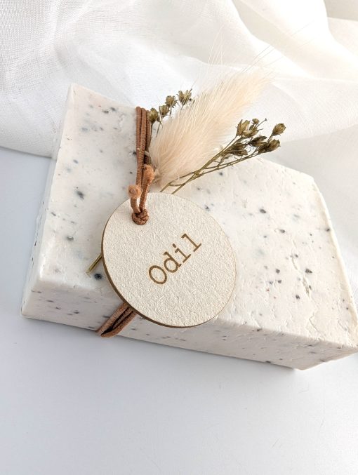 Label ecru rond met gravure – 30 mm – 10 stuks