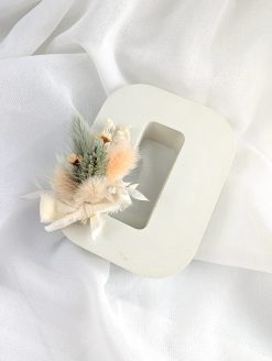 Frej Decoratieve letter met droogbloemen